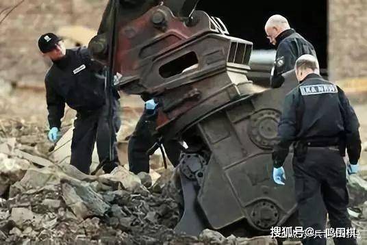 爱游戏体育- 队长伤缺致柏林防线全面崩塌  